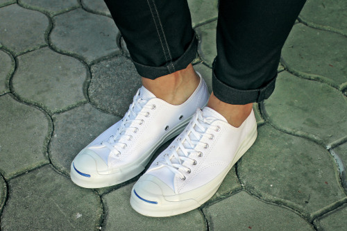white-sneakers-2
