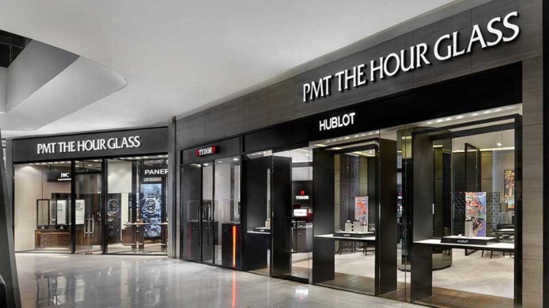 PMT The Hour Glass ห้างสรรพสินค้า Emquatier 