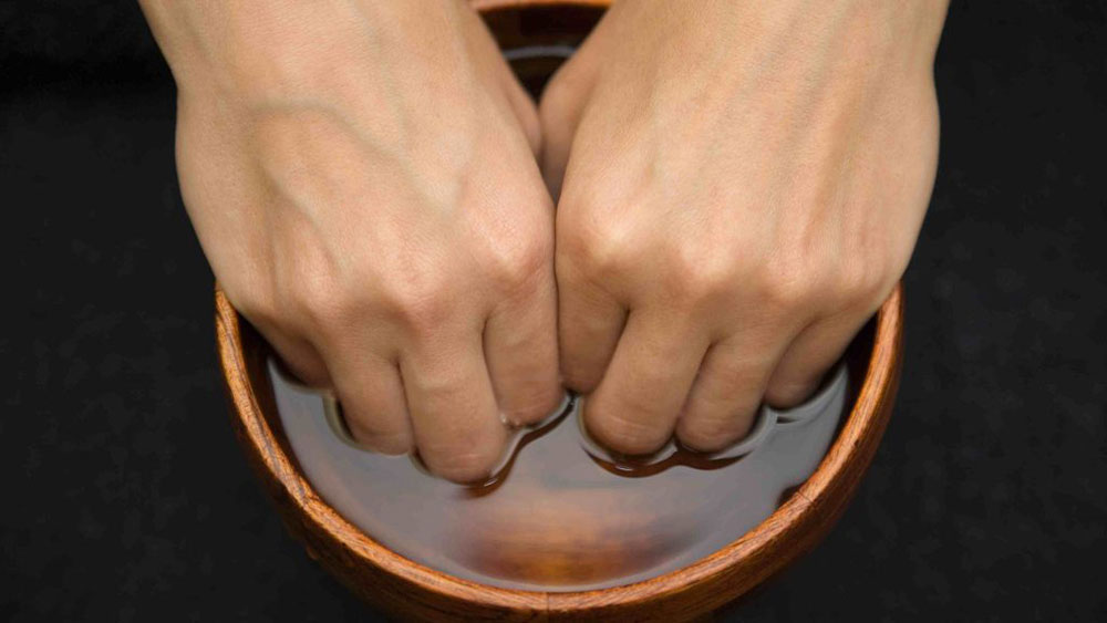 05-men-grooming-ดูแลมือ-hand-and-toe-care-soak